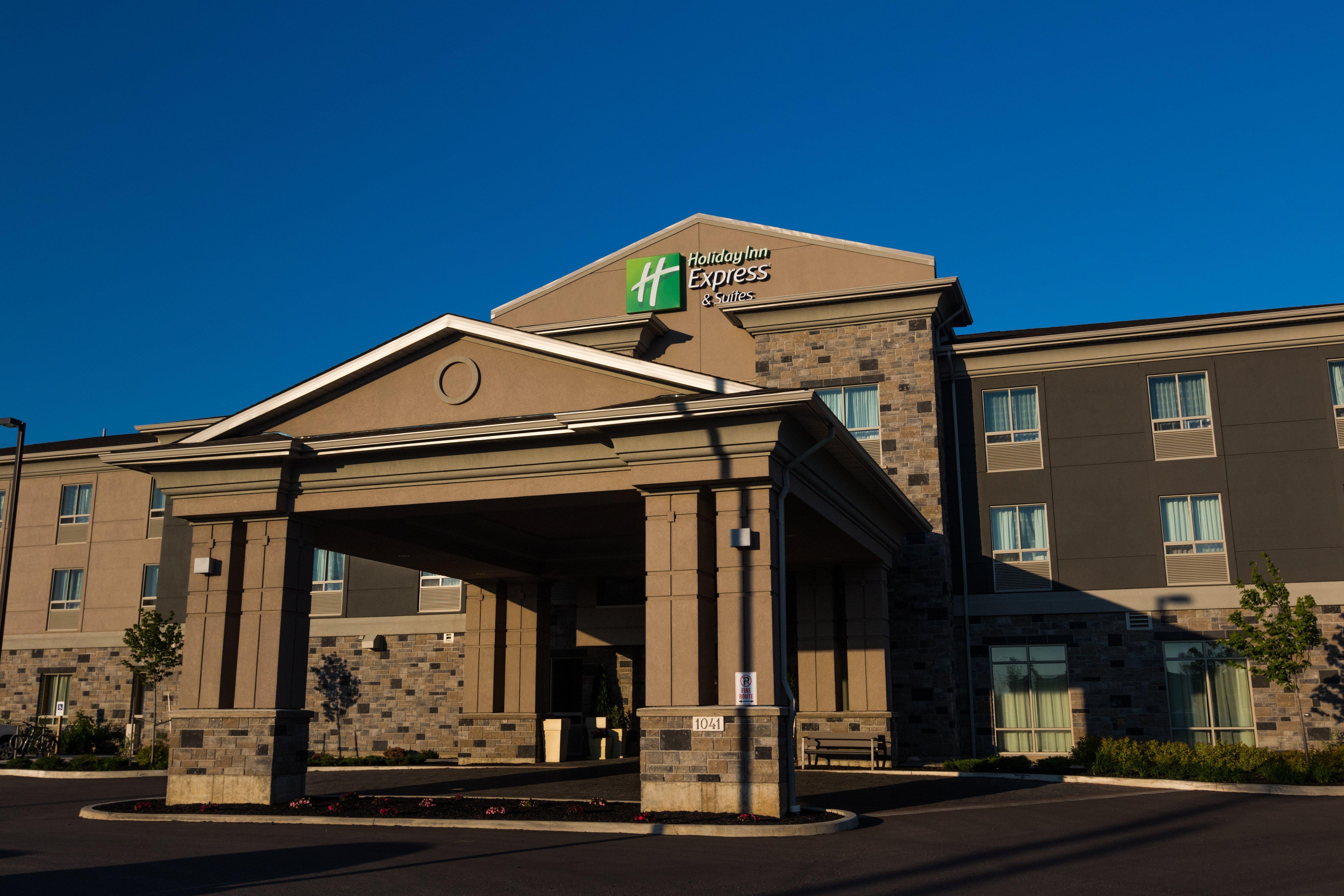 Holiday Inn Express Thunder Bay By Ihg Buitenkant foto